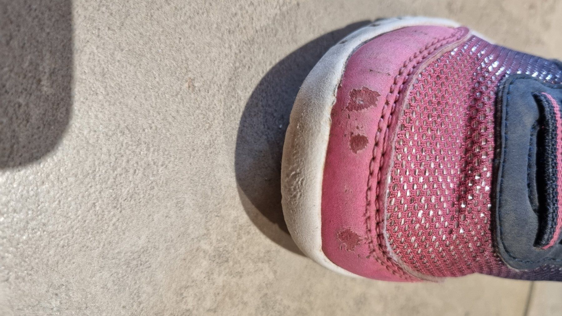 Scarpe per ragazze: Mädchen Turnschuhe, Grösse 27 – Usato da Rothrist venduto da perdono 2
