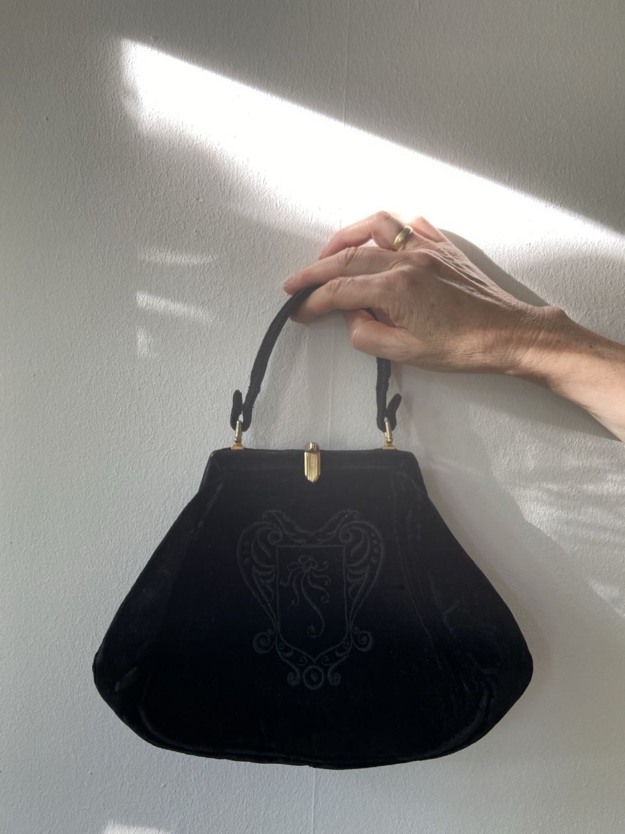 Taschen für Damen: Vintage Samttasche mit Wappen - Elegant! – Neu (gemäss Beschreibung) aus Zürich von cas_x6pw 4