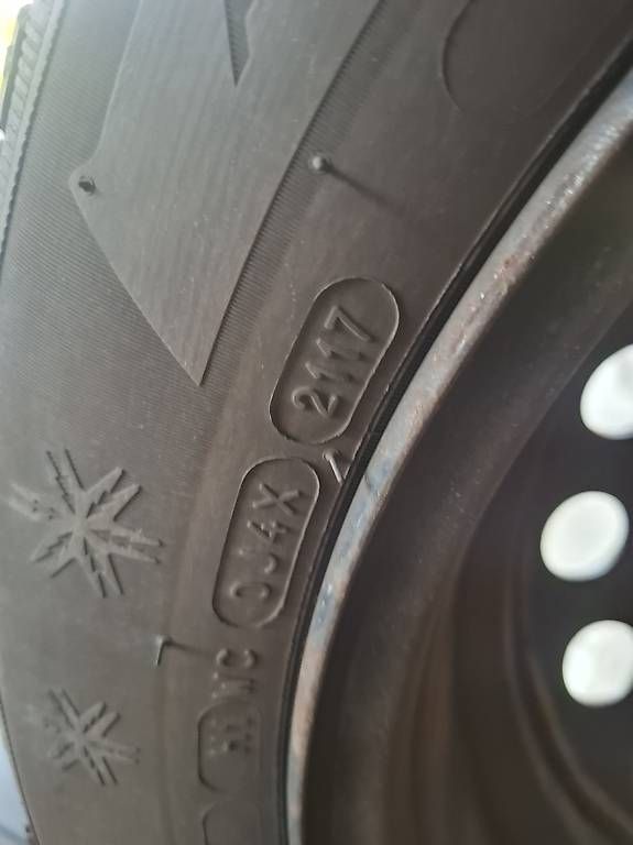 Pneumatici & Ruote complete: Toyota Auris Winterräder  – Usato da Winterthur venduto da miruinamles