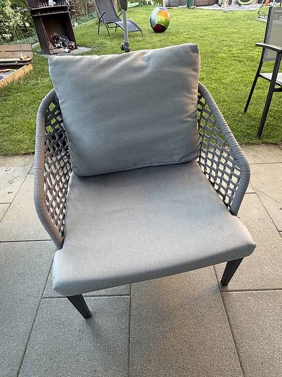Set di tavolo e panche: Gartenlounge mit zwei Stühlen und Tisch – Usato da St. Gallen venduto da Haeberlin18 1