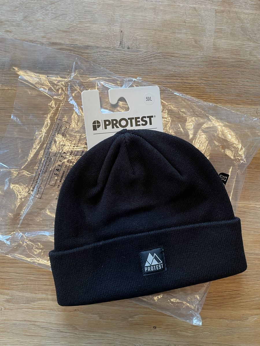 Protest Copricapi, berretti & cappellini: Protest Beanie/Mütze – Nuovo e nell'imballaggio originale da Zürich venduto da luc_hc96