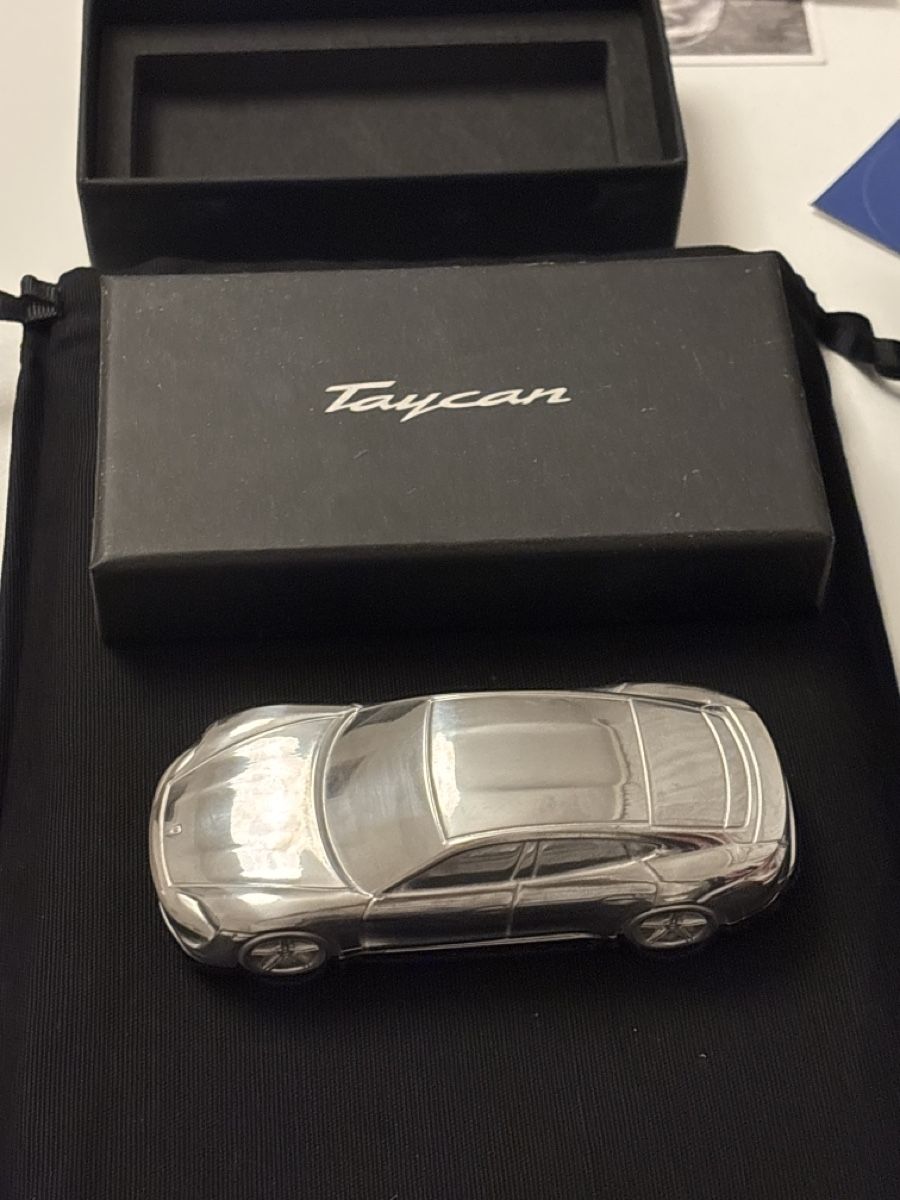 Porsche Modellini d'auto: Porsche Taycan Modellauto Limited Edition  – Nuovo e nell'imballaggio originale da Zollikon venduto da han_rvt8