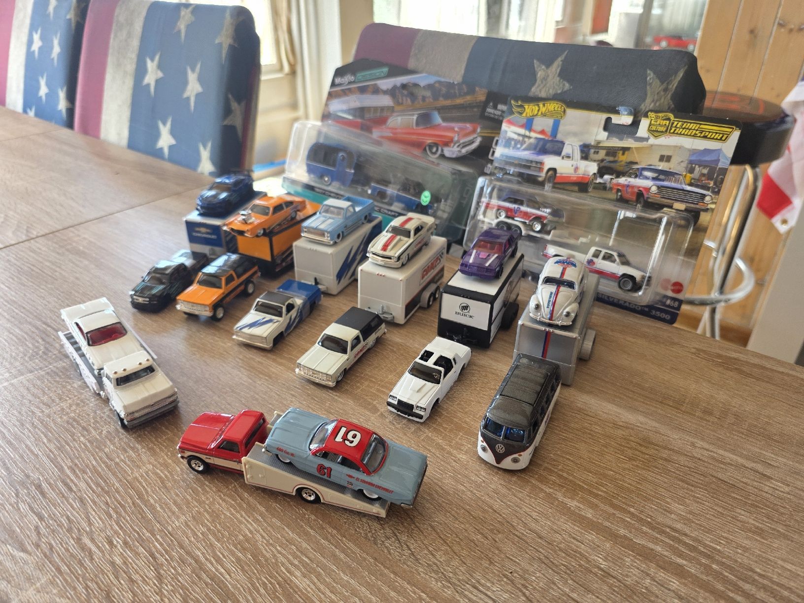 Voitures modèles: Diverse Team Transporter 1:64 Modellautos – D'occasion à Goldingen par Muscle_Cars84 1