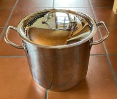 Grosser Kochtopf mit Deckel/Grossraumtopf
