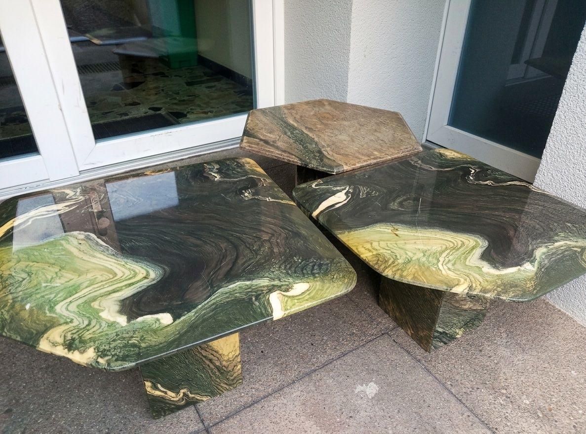 Tavoli: Set de 3 tables basses en pierre marbrée – Usato da Bienne venduto da Daniel_Schader