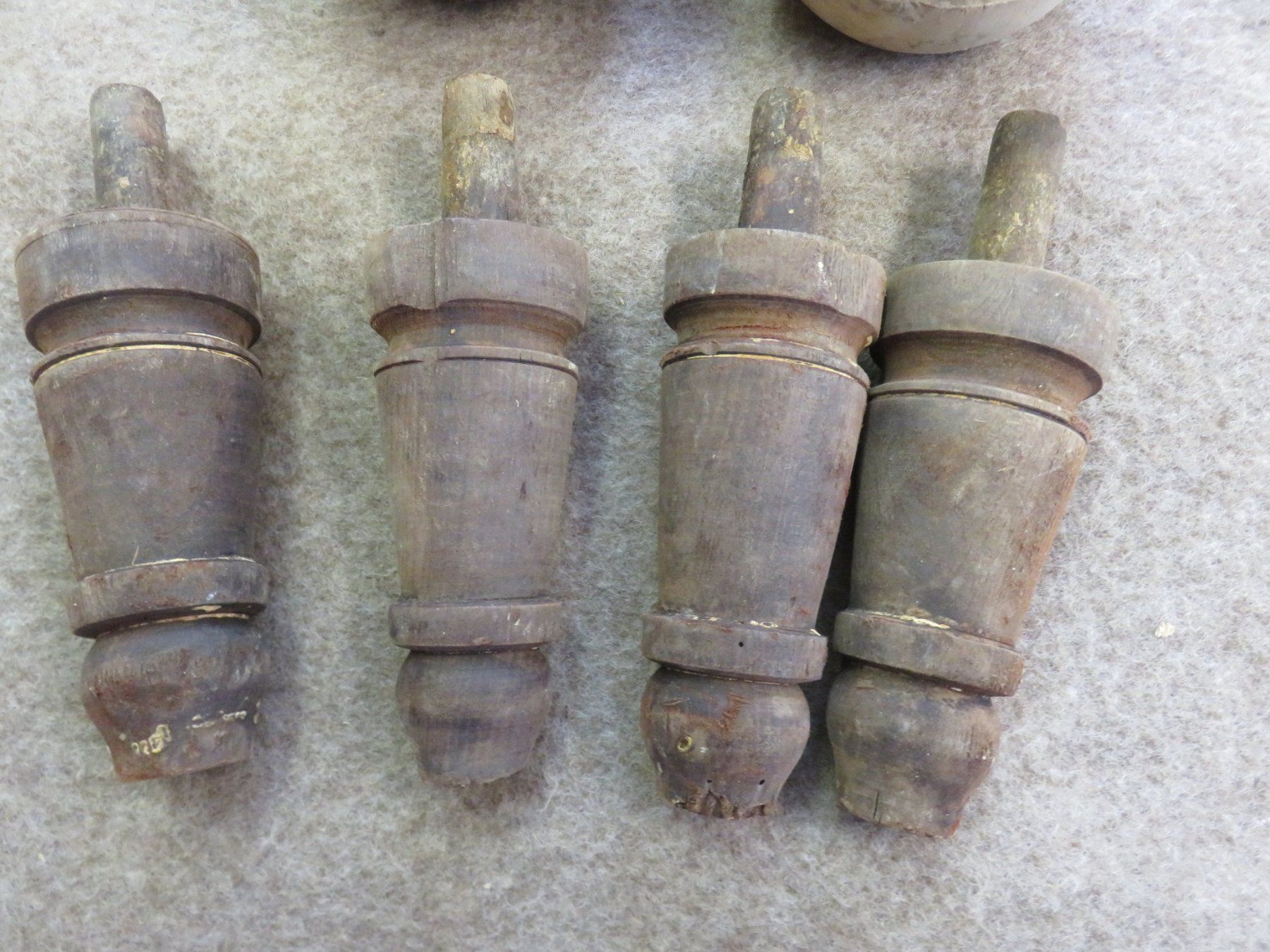 Altri mobili d'antiquariato: antike Möbelfüsse – Usato da Ruswil venduto da Mfladibus 4