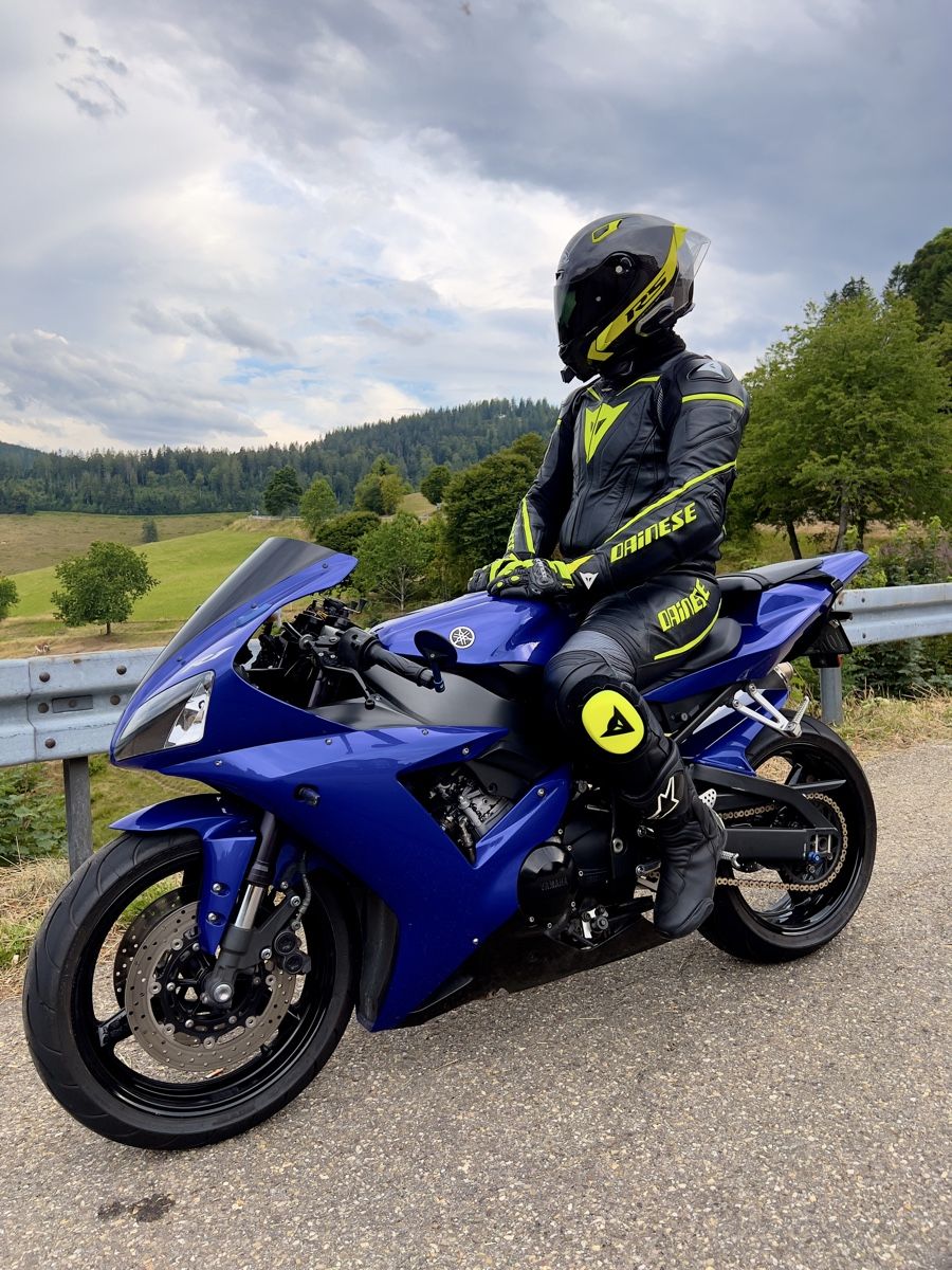 Dainese Completi: Dainese Lederkombi Schwarz-Neon – Usato da Aadorf venduto da zel_zy5c 1