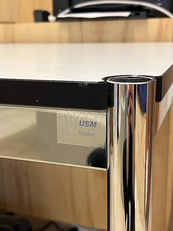 USM Tavoli: Table de bureau USM – Usato da Lausanne venduto da Amandine_G 2