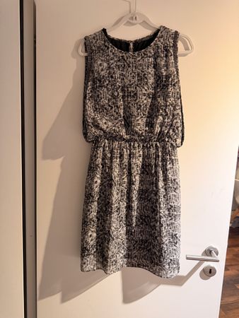 Esprit Kleid in grau Gr. 38