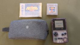 Gameboy Color + Metroid II + Aufbewahrungstasche Victorinox