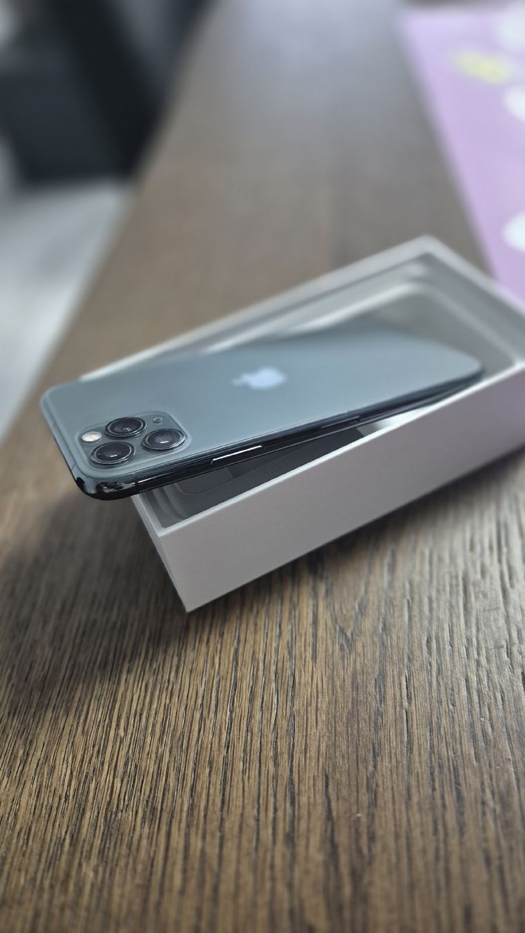 Apple Telefoni cellulari / Smartphones: Iphone 11 Pro come nuovo – Usato da Gorduno venduto da ang_wpt9 3