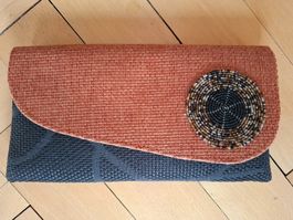 schöne Handtasche Clutch Textil schwarz braun mit Perlen NEU