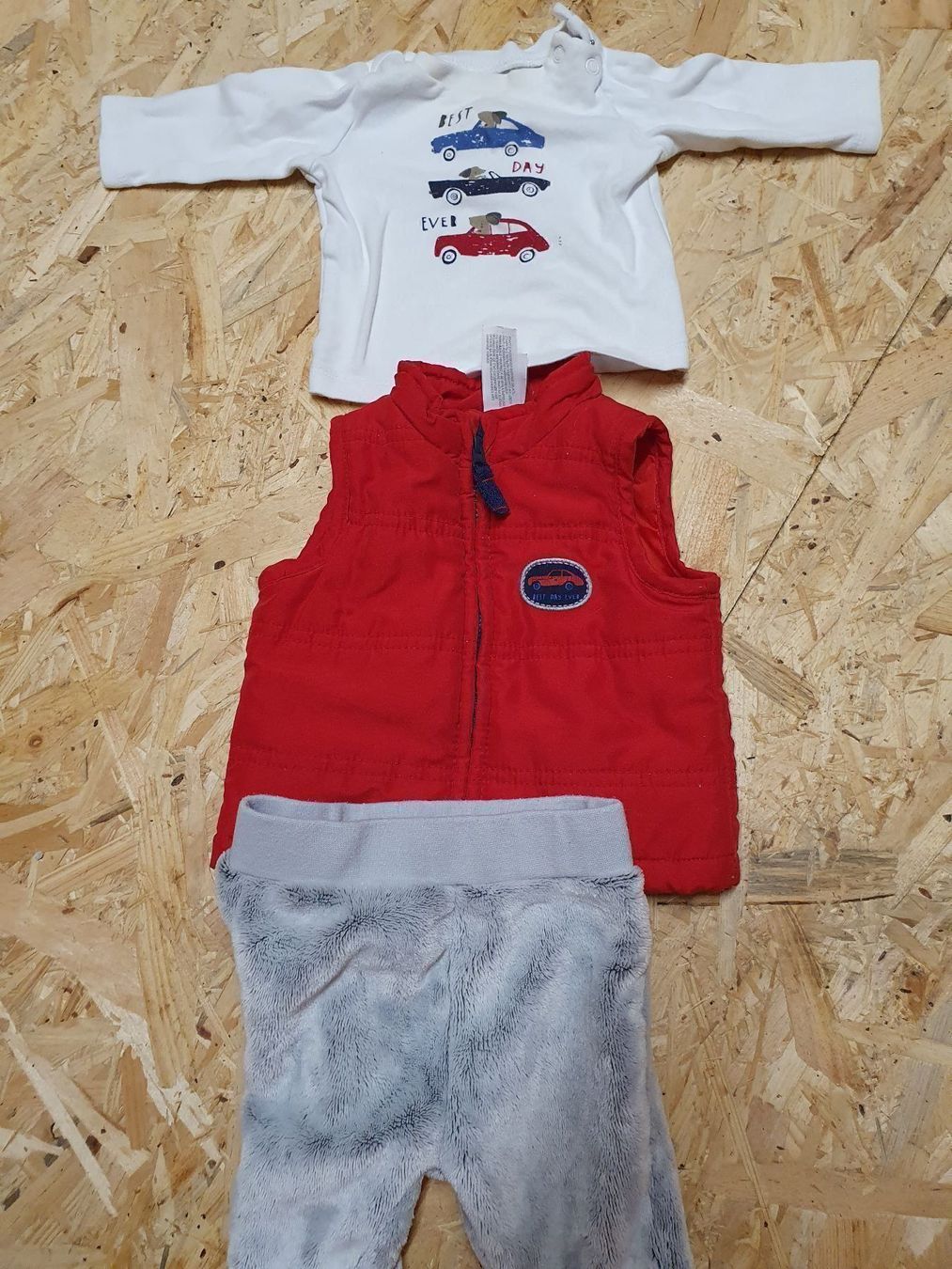 C&A Lotti & Set di vestiti: Baby Kleider Set Rot Weste Pullover Hose – Usato da Berg TG venduto da lisboa.sky 1