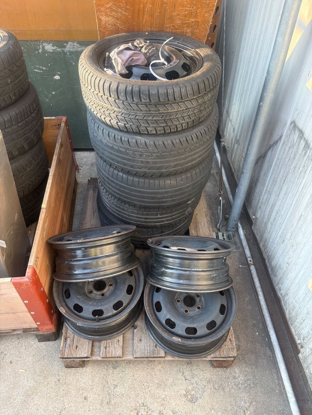 Pneus & Roues: Gomme e cerchi Mercedes – D'occasion à Quartino par 5franc