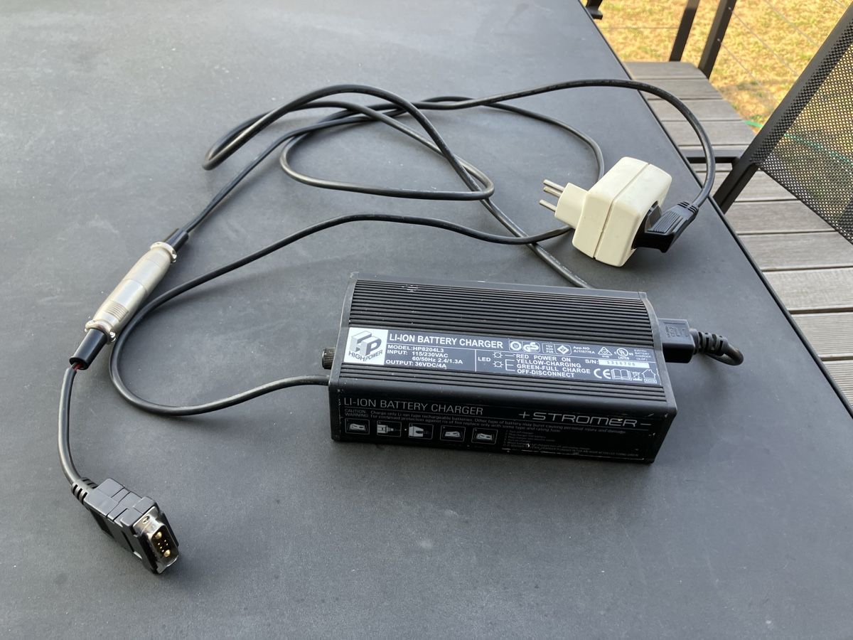 Chargeurs: Ladegerät Stromer – D'occasion à Feuerthalen par Hilari61