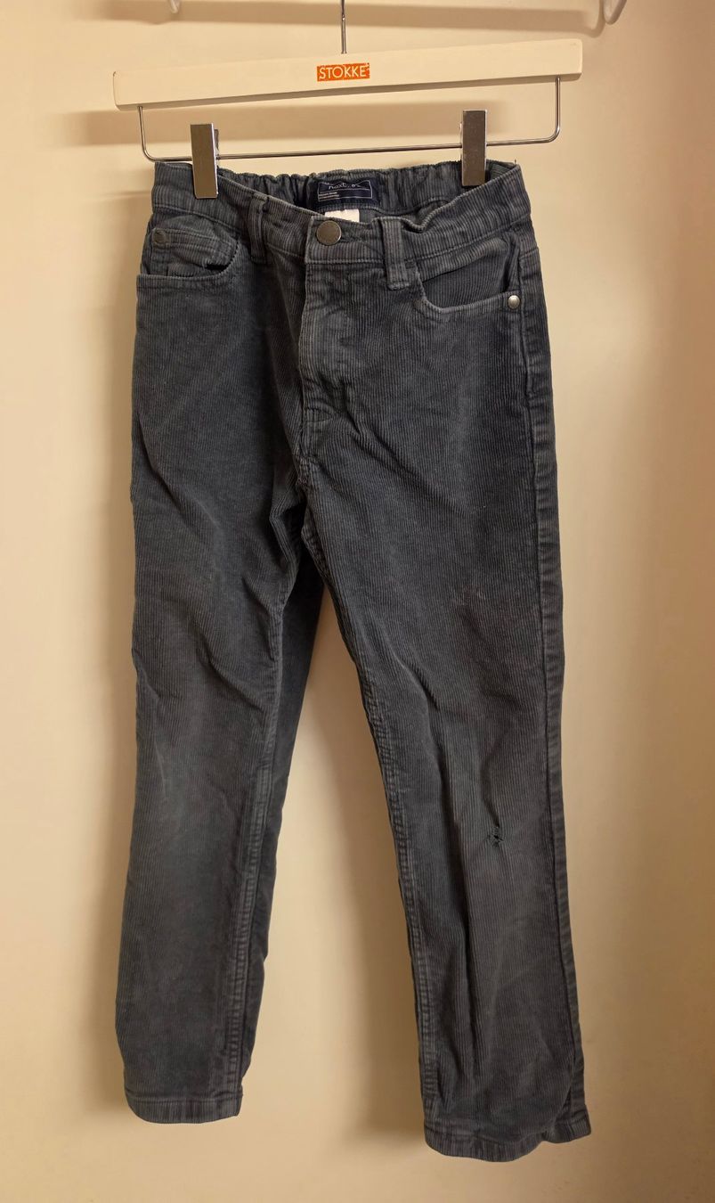 Next Pantalons: graue Cordhose Gr. 134 – D'occasion à Zürich par Pemberleys