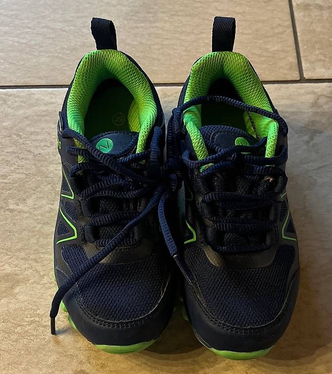 Chaussures garçon: Kinderschuhe Gr. 29 – D'occasion à Riken AG par fahndi
