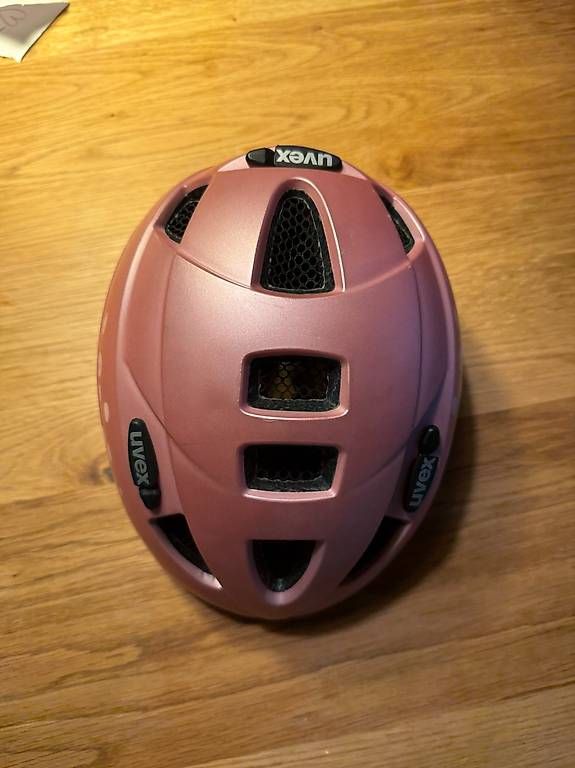 Caschi: UVEX Velo Helmet – Usato da Wallisellen venduto da Marij1986