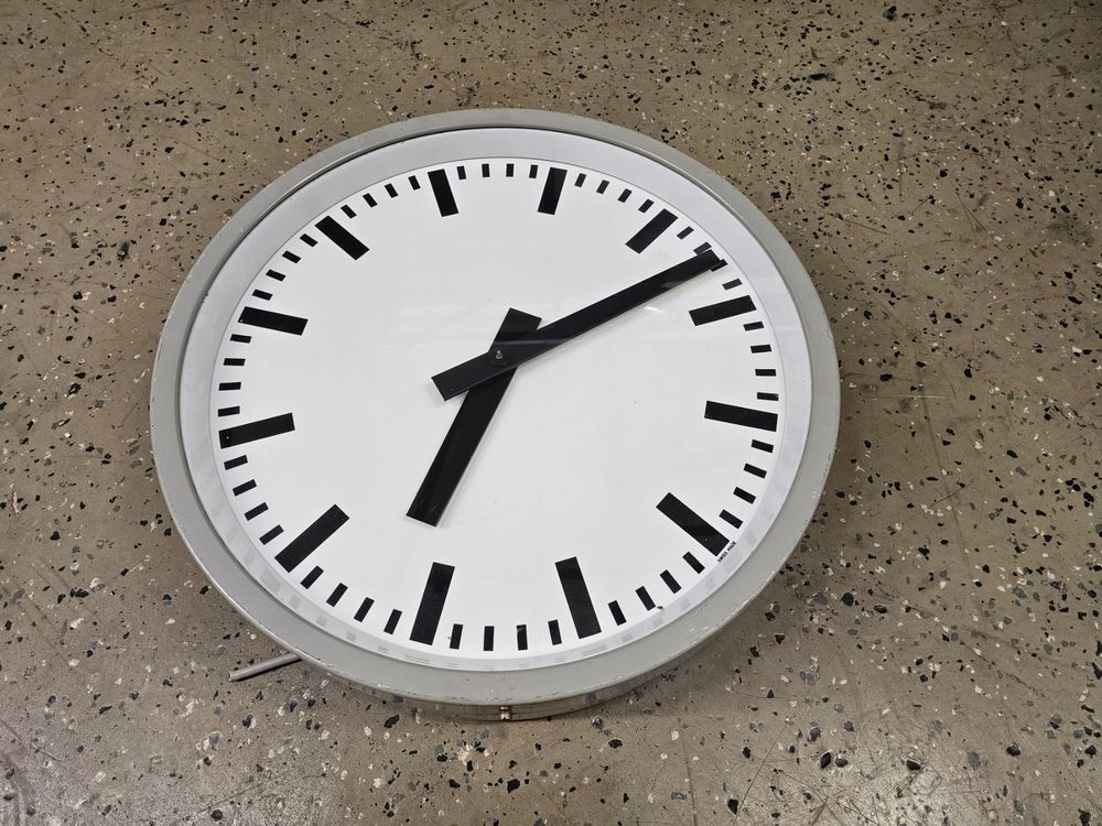Doppelseitige Bahnhofsuhr Bahnhofsuhr 60 Cm Alte Bahnhofsuhr Bahnhofs Uhr  EUROTIME Wanduhr Funk-Bahnhofsuhr