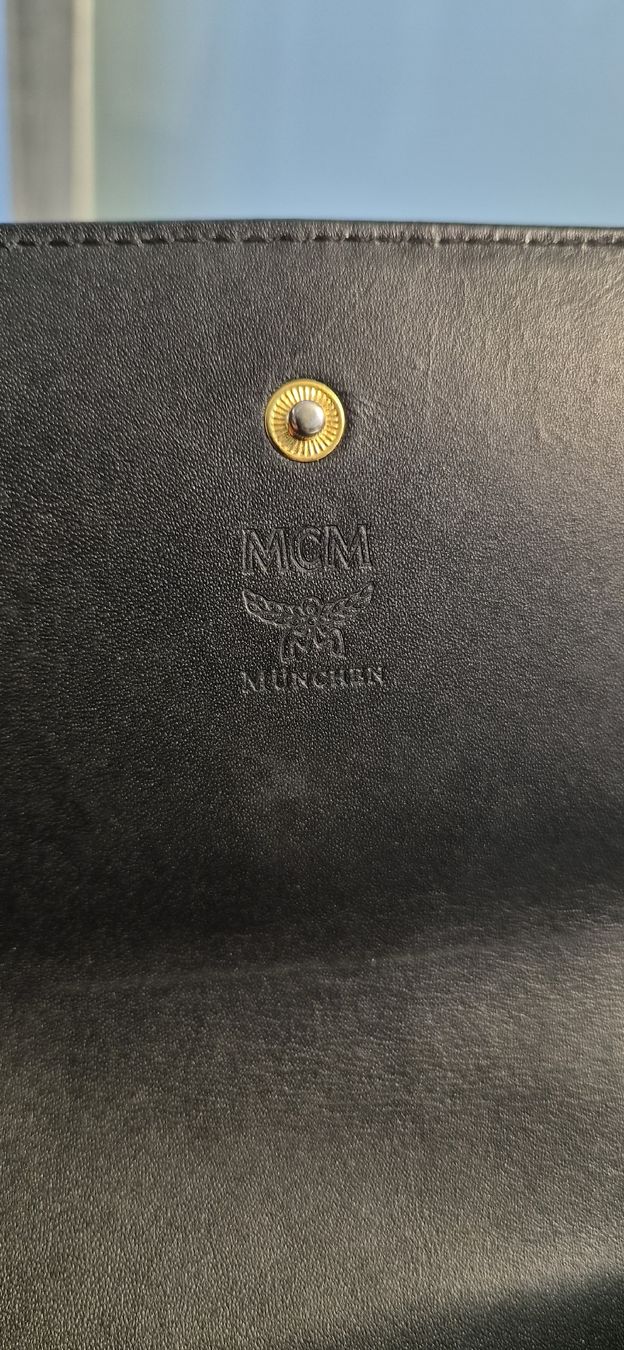 Mcm Portafogli: MCM Geldbörse schwarz mit Logo Muster – Usato da Rapperswil SG venduto da lemiii 3