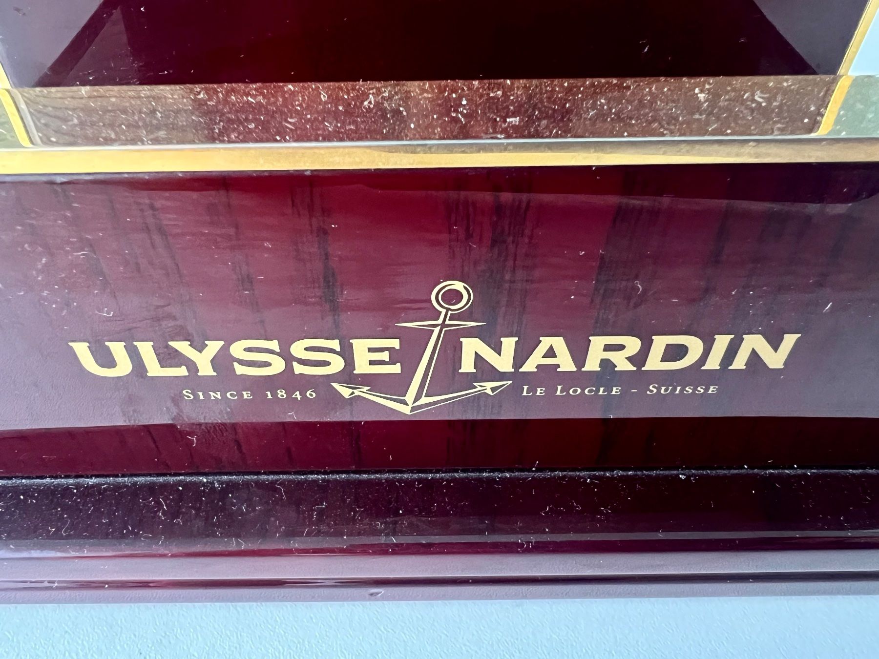 Ulysse Nardin Orologi: ULYSSE NARDIN original precious wood & brass document holder – Usato da Mont-sur-Lausanne venduto da vmi_ym5l 5