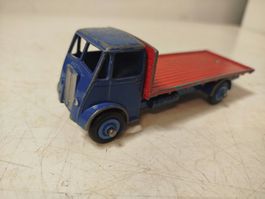 Dinky Toys  Camion plateau