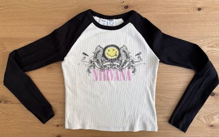 Pull manche longues Nirvana BERSHKA