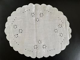 Spitzendeckchen  Leinen oder  Halbleinen  oval
