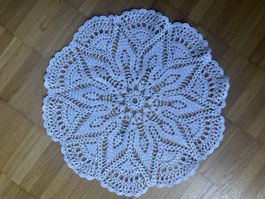 Handgemachtes Spitzendeckchen gehäkelt