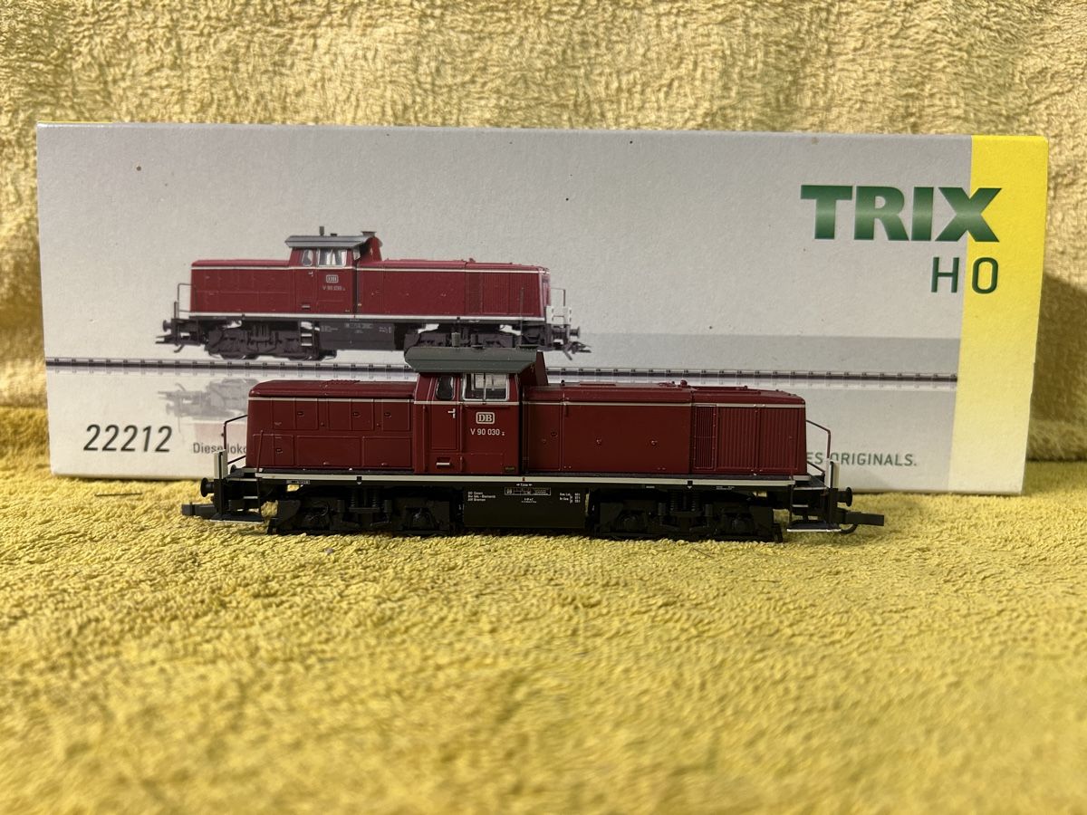 Trix Modellini di ferrovie: Trix H0 DB V90 DC – Usato da Schönenberg TG venduto da Vini003 1