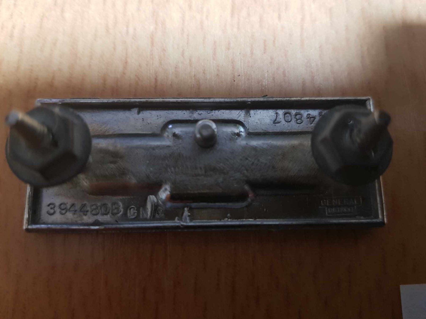 Chevrolet Tutti pezzi di ricambio auto: Chevrolet Emblem – Usato da Niedergösgen venduto da usc_l8gm 2