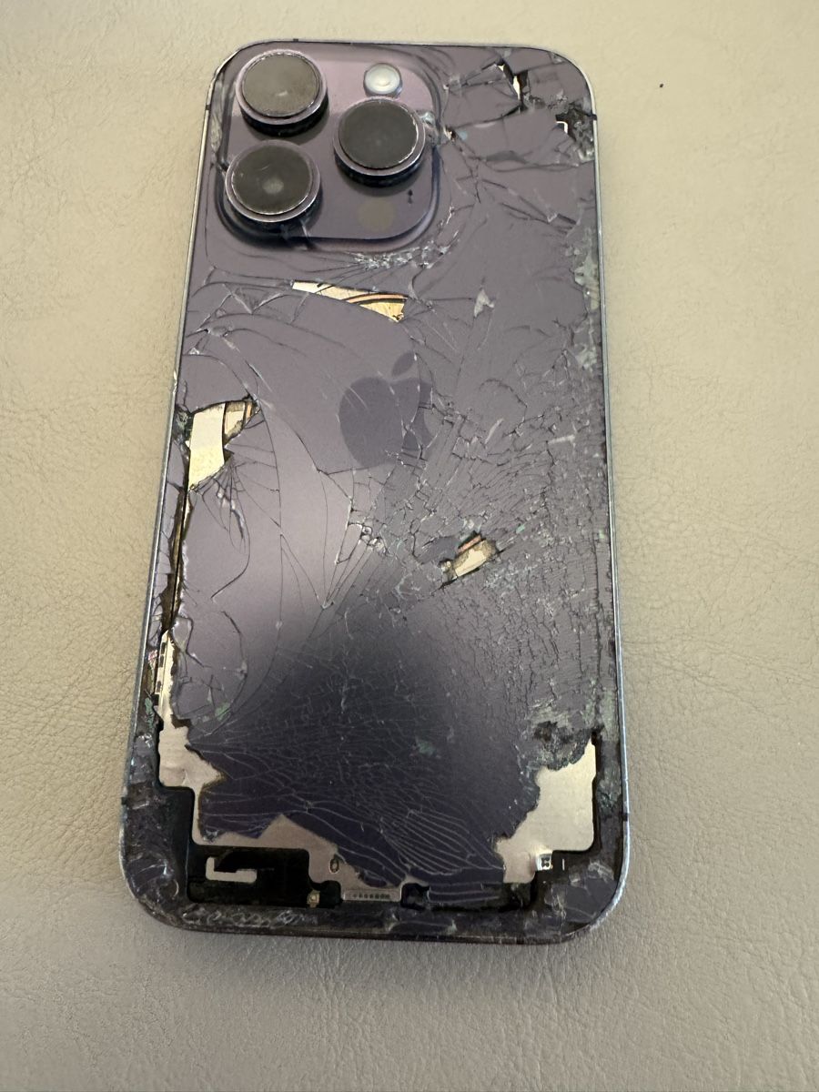 Apple Handys / Smartphones: iPhone 14 Pro – Defekt aus Adliswil von Busys 1