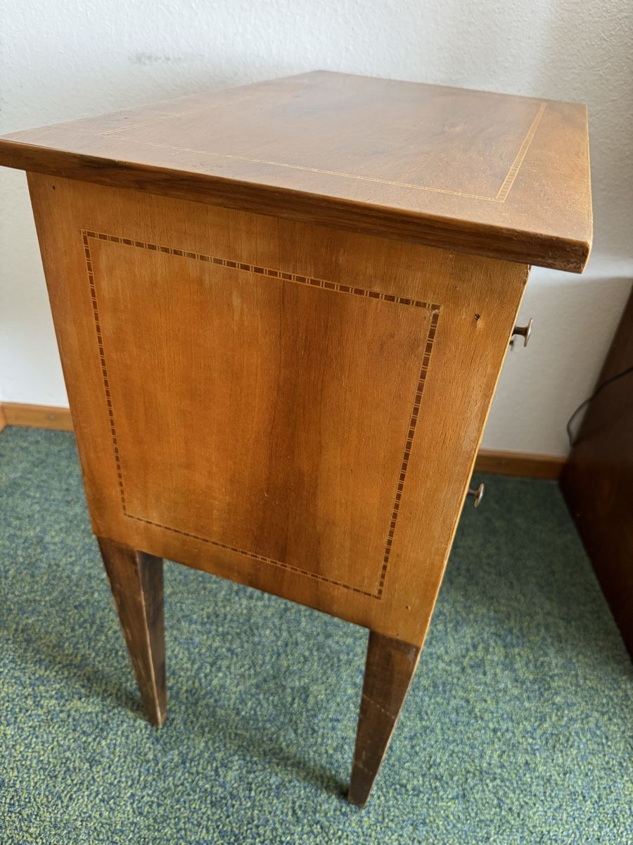 Cassettiere: Biedermeier Kommödli Nussbaum – Usato da siebnen venduto da minte 1