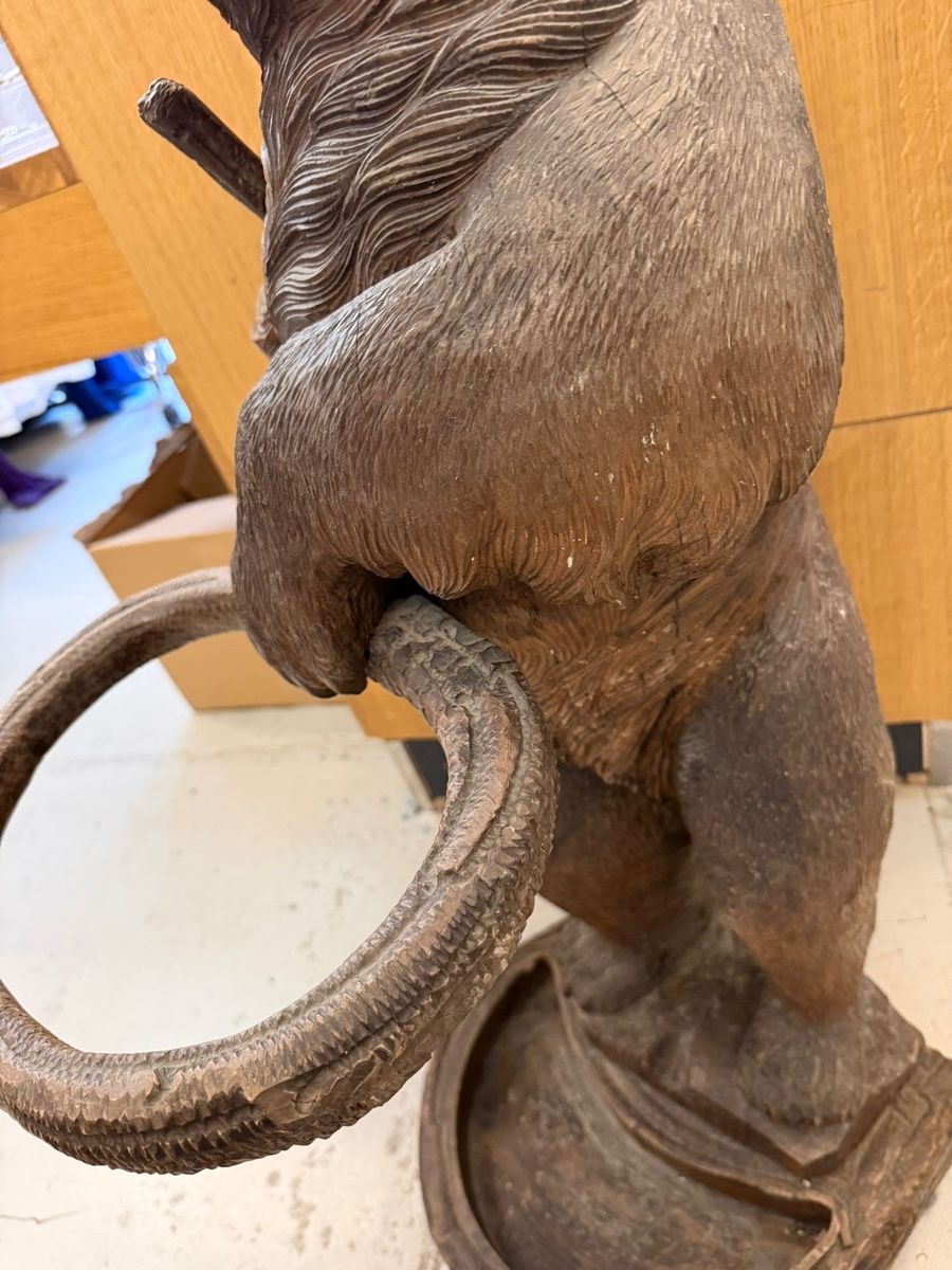 Articoli in legno: Handgeschnitzter Bär Schirmständer / Holzständer – Usato da Zürich venduto da ann_qsj2 7