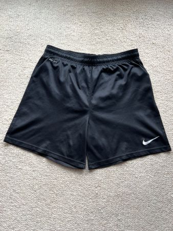 Nike Turnhose schwarz Grösse L / DRI-FIT