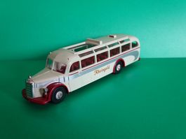 Mercedes Reisebus von Brekina 1/87