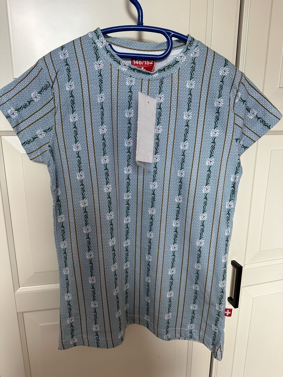 Blusen, T-Shirts & Tops: T-shirt Switzerland neuf – Neu und originalverpackt aus Savagnier von Pivovar2