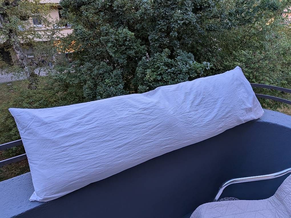 Ikea Cuscini: Seitenschläferkissen von Ikea weiss – Usato da Bern venduto da samtgrau