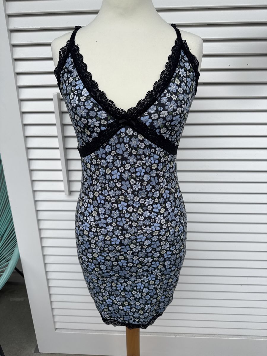 Vestiti: Sommerliches Mini Kleid mit Blumenmuster, Grösse 36 – Usato da Basel venduto da fiona_second-hand_BS