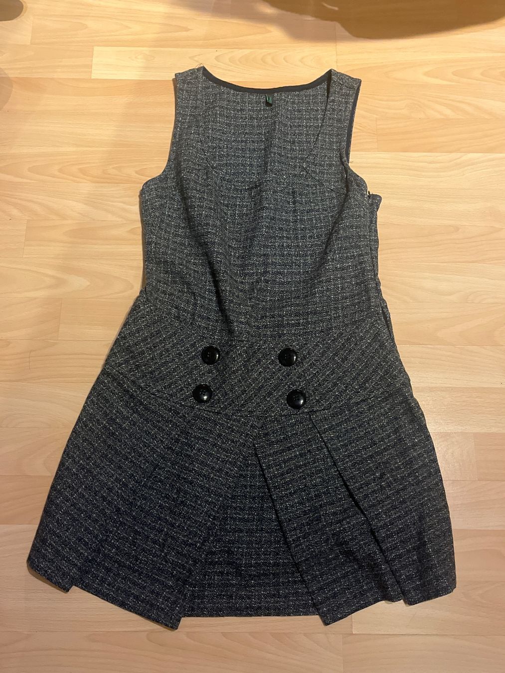 Sisley Vestiti: Robe Sisley parfait état – Usato da Semsales venduto da theaa157