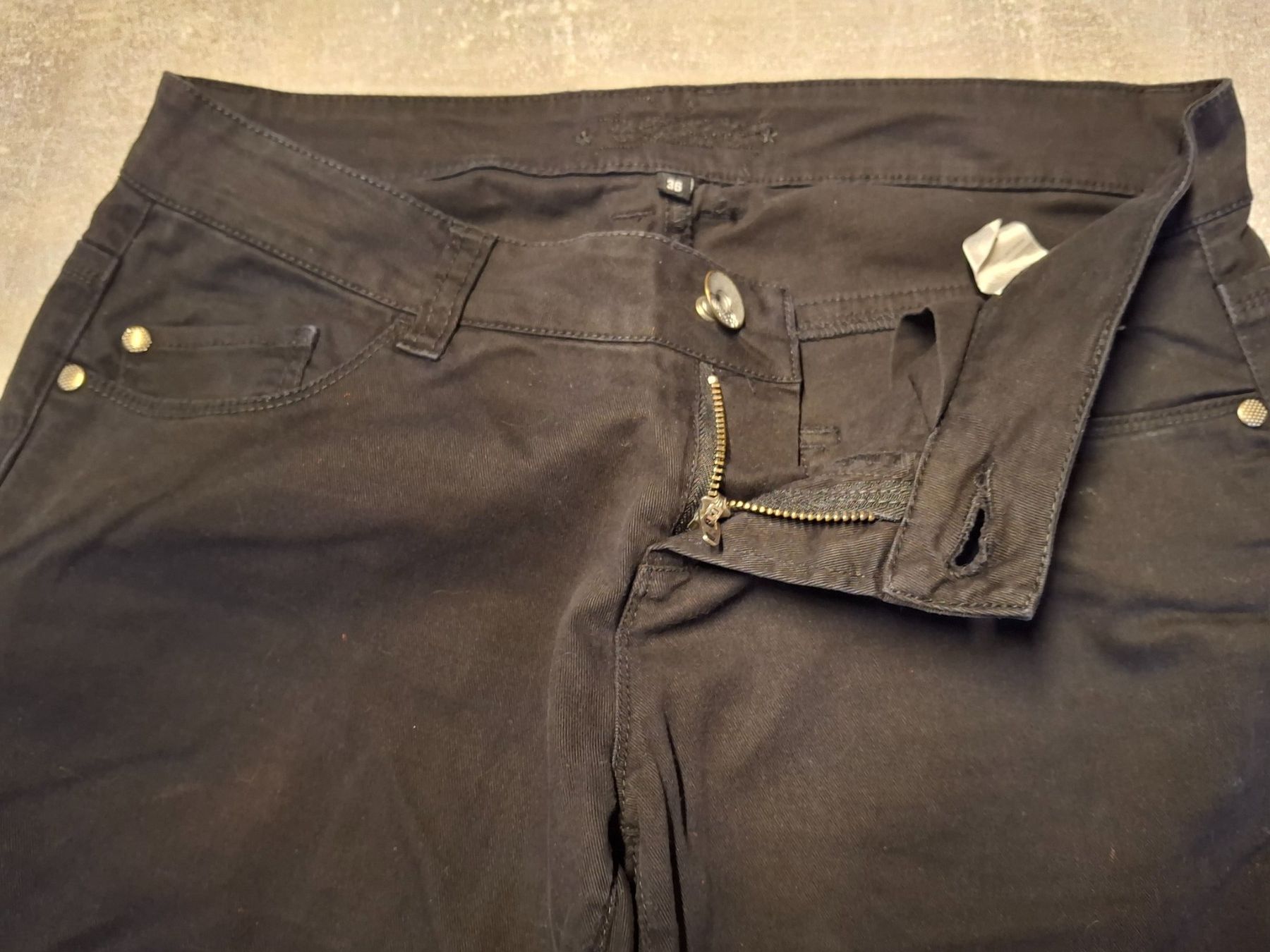 Zebra Pantaloni: Pantalon noir taille 36 marque Zebra 95% coton – Usato da Villiers venduto da san_jn5w 4