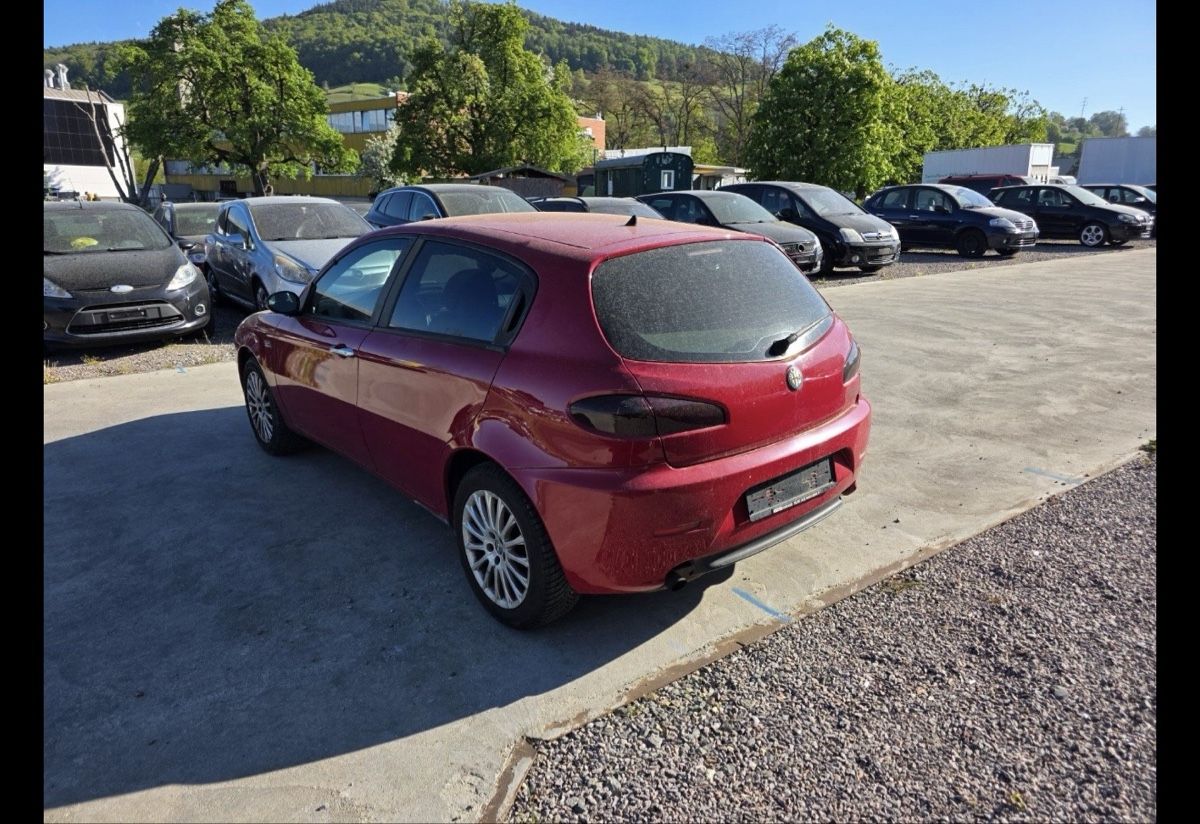 Alfa Romeo Automobili: Alfa Romeo 147 1.9 JTD 16V – Usato da Wallisellen venduto da hasan21 2