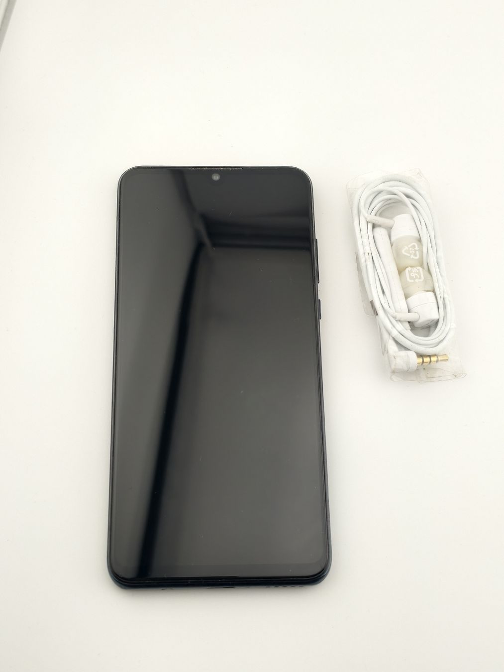 Huawei Telefoni cellulari / Smartphones: HUAWEI P30 lite +  headphones – Usato da Uster venduto da TOPPRICEE 1