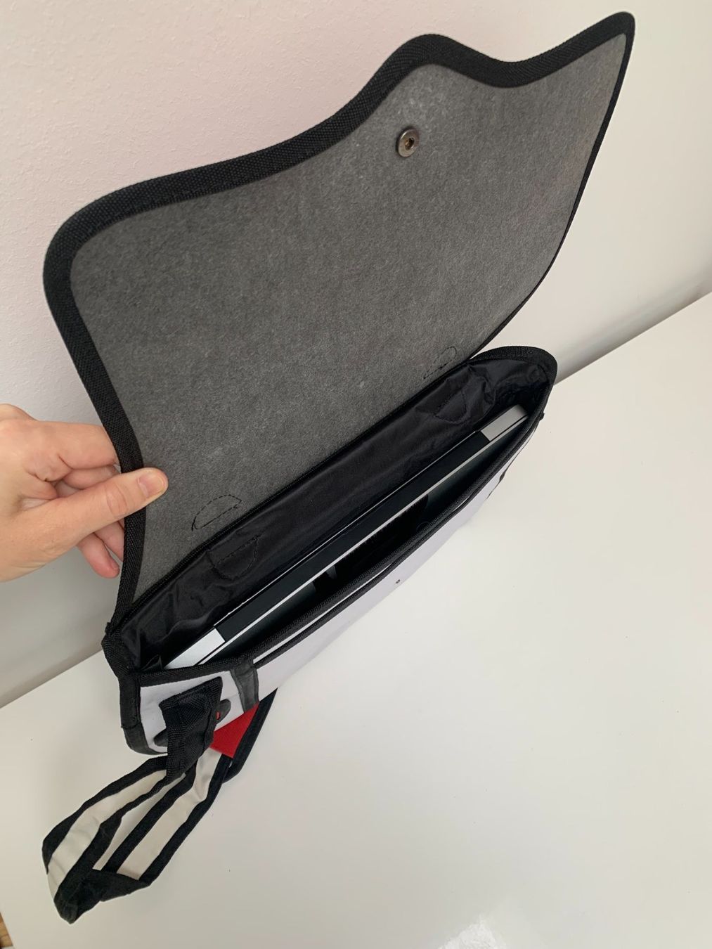 Borse: Seltene "Jump from Paper" style - 2D Comic laptoptasche – Nuovo (secondo la descrizione) da Baden venduto da JellyMonster 3