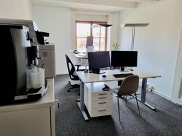 Achat de meubles et équipements de bureau, comme neufs