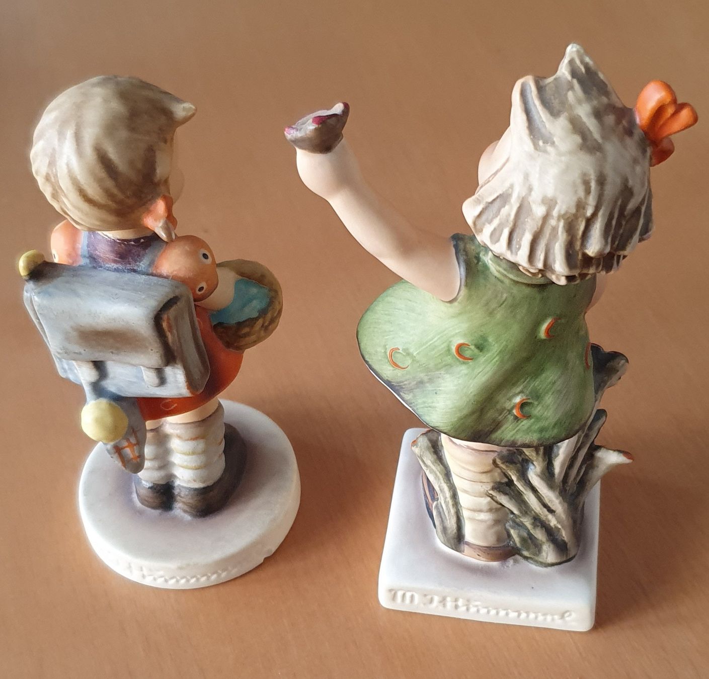 Hummel Statuette: 2 süsse Goebel Figuren, Mädchen mit Blumen & Schulmädchen – Usato da Kreuzlingen venduto da Rschweiz1 3