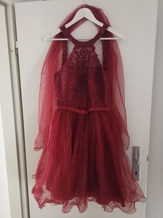 Neues ungebrauchtes festliches Kleid