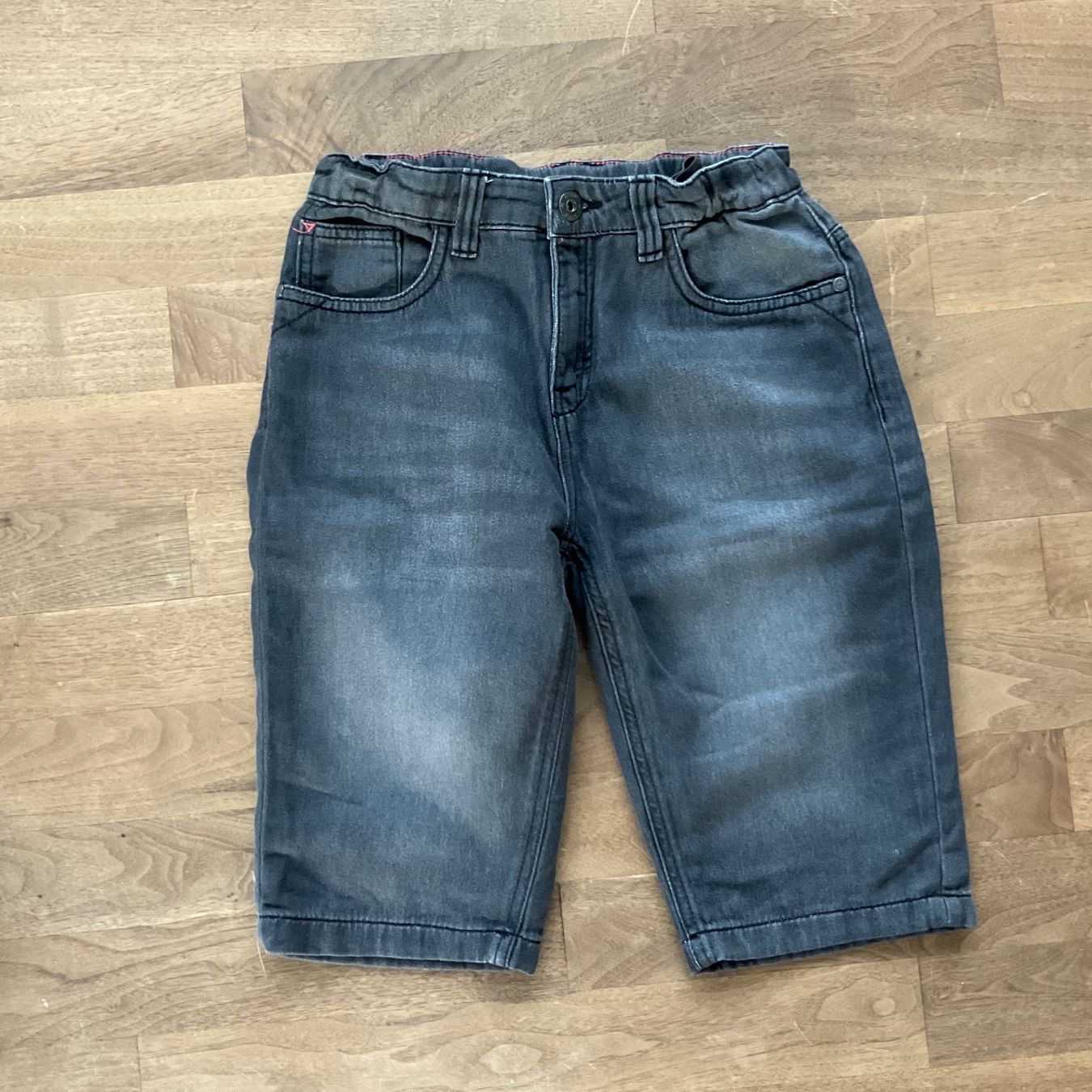 Pantaloni: Kurze Hose, anthrazit, Gr. 152 – Usato da Wattwil venduto da Marlan3