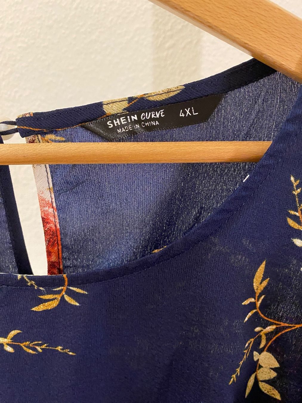 Shein Camicette: Top leichte Bluse mit Blumenmuster Gr. 4XL / 50 - 52 – Usato da Pratteln venduto da a23_j2gs 8