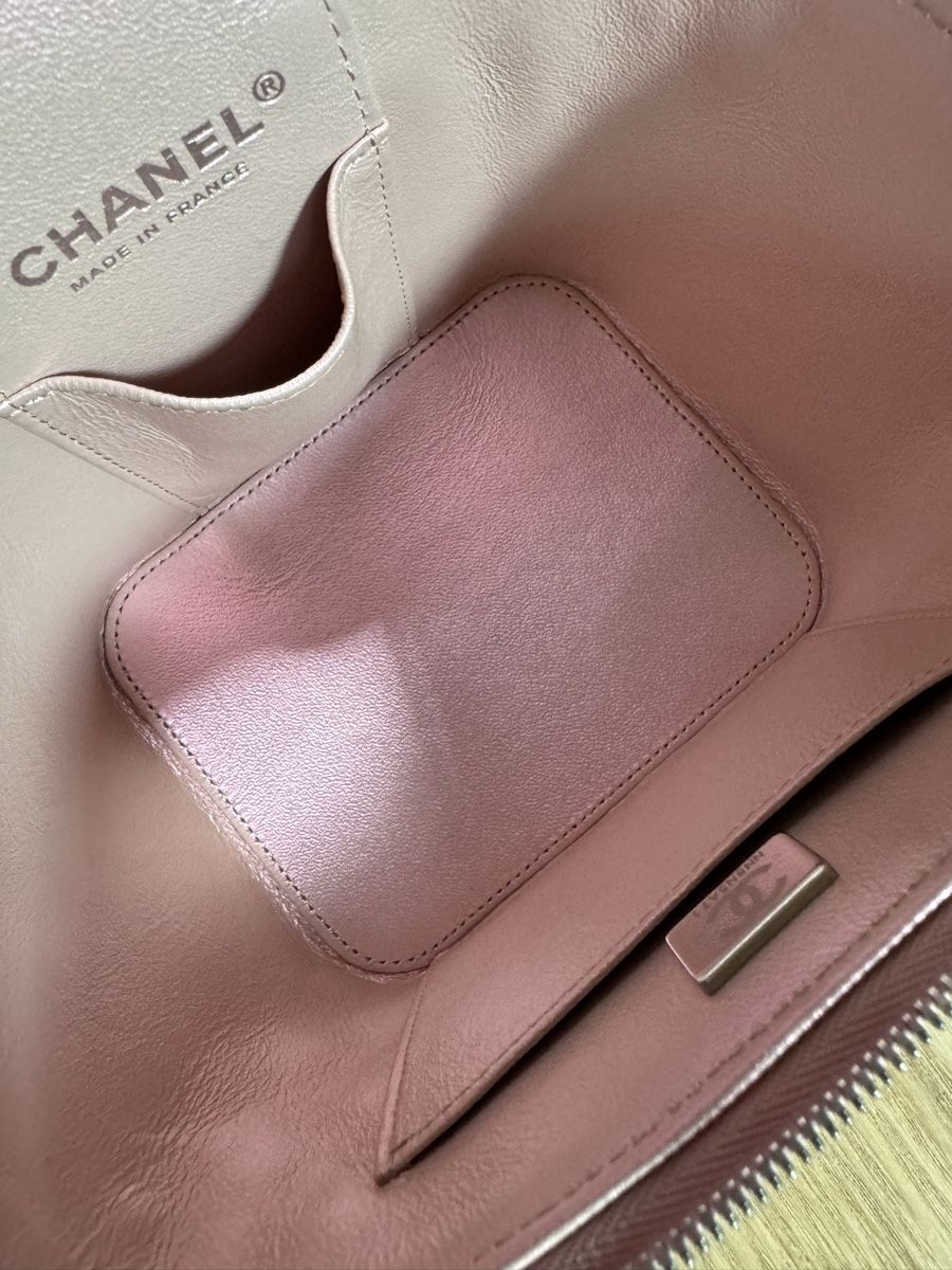 Chanel Taschen für Damen: CHANEL Iridescent Quilted Top Handle Vanity Sac Tasche – Neu (gemäss Beschreibung) aus Kriens von hannaandkiko 7